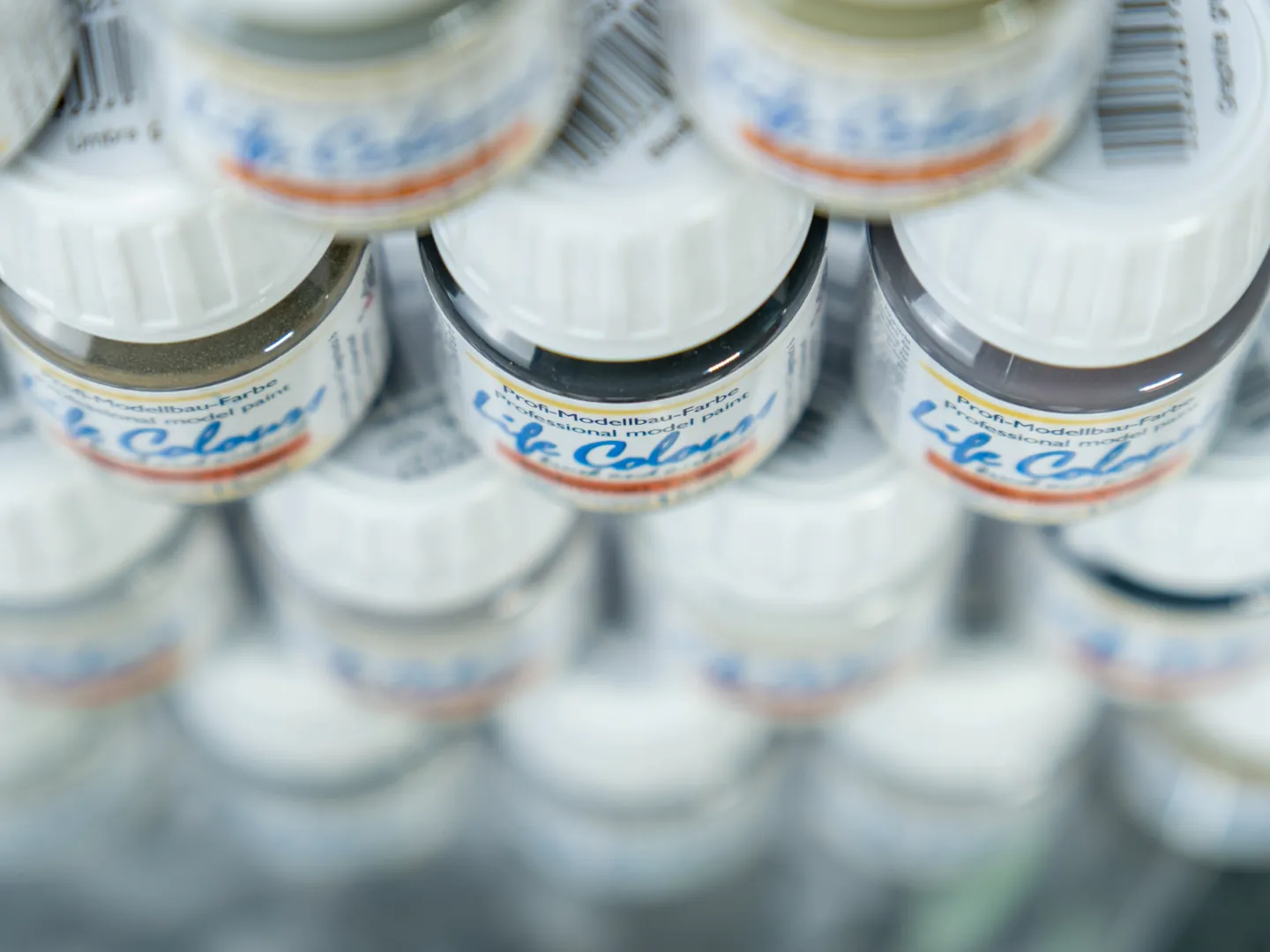 Elita Life Colours gestapelt in Makroaufnahme